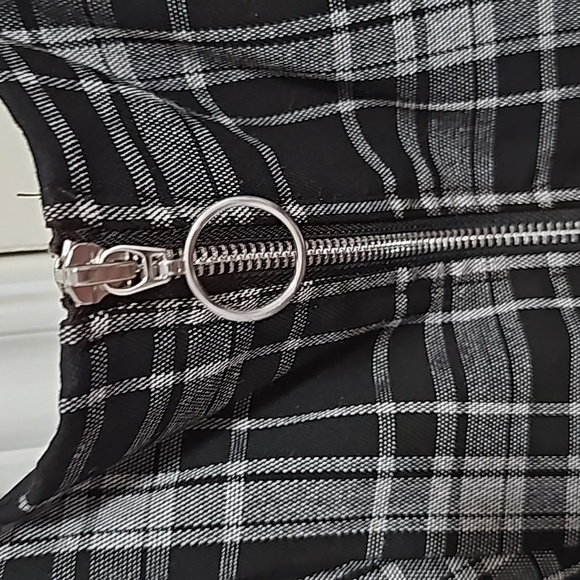 Dress - Picture 3 of 7